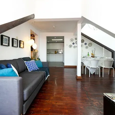 Casa Da Baixa, Renovated Beautiful 2 Bedroom Downtown *